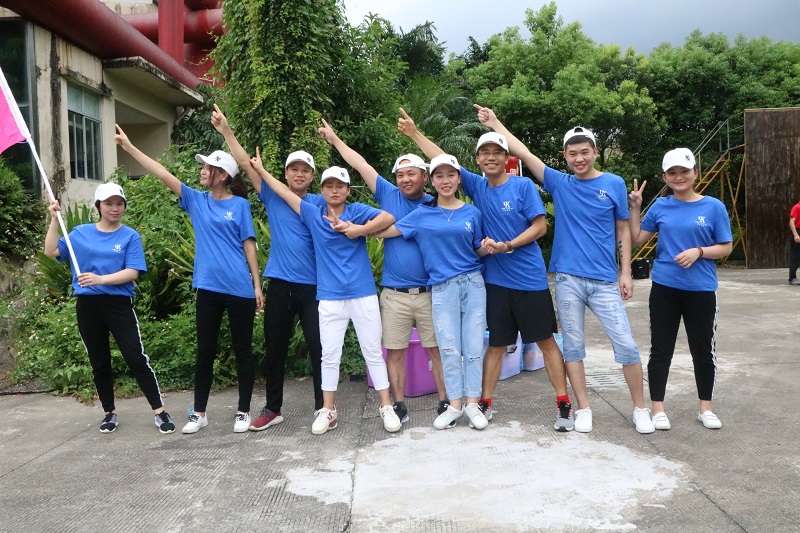 酷魅服飾悅水莊團建活動順利開展！